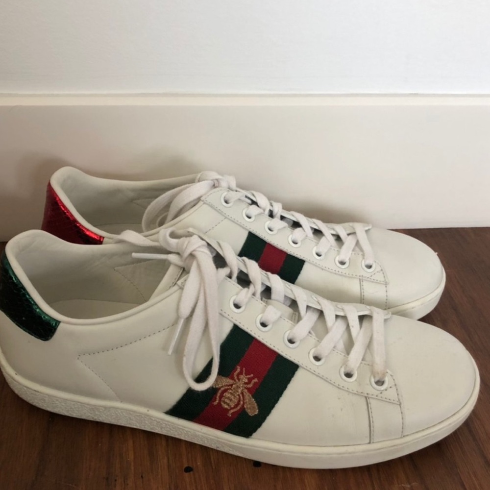 SOLD*****Gucci ace sneakers with bee
